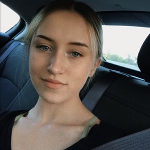 Meet your Posher, Lillian